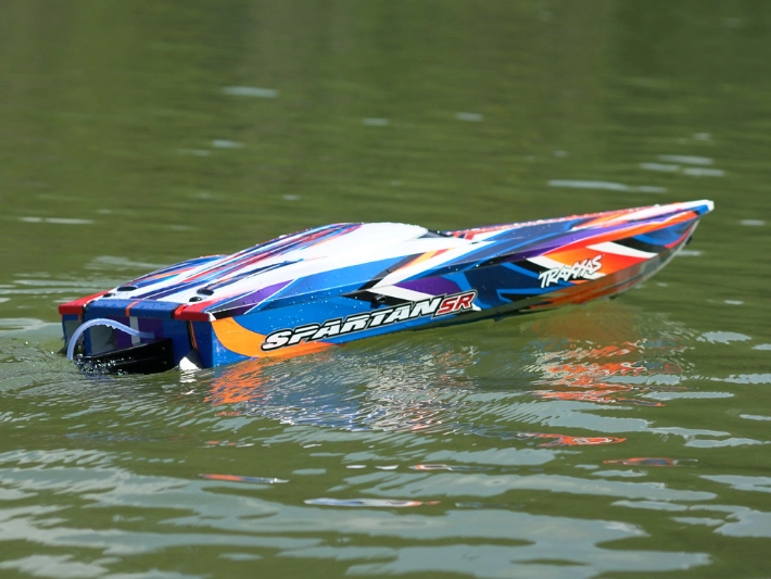 Recenze RC loď Traxxas Spartan SR | RCprofi.cz